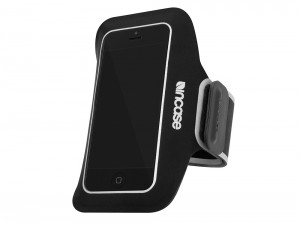 incase-sports-armband-pro-neopren-fuer-iphone-5-schwarz_z1