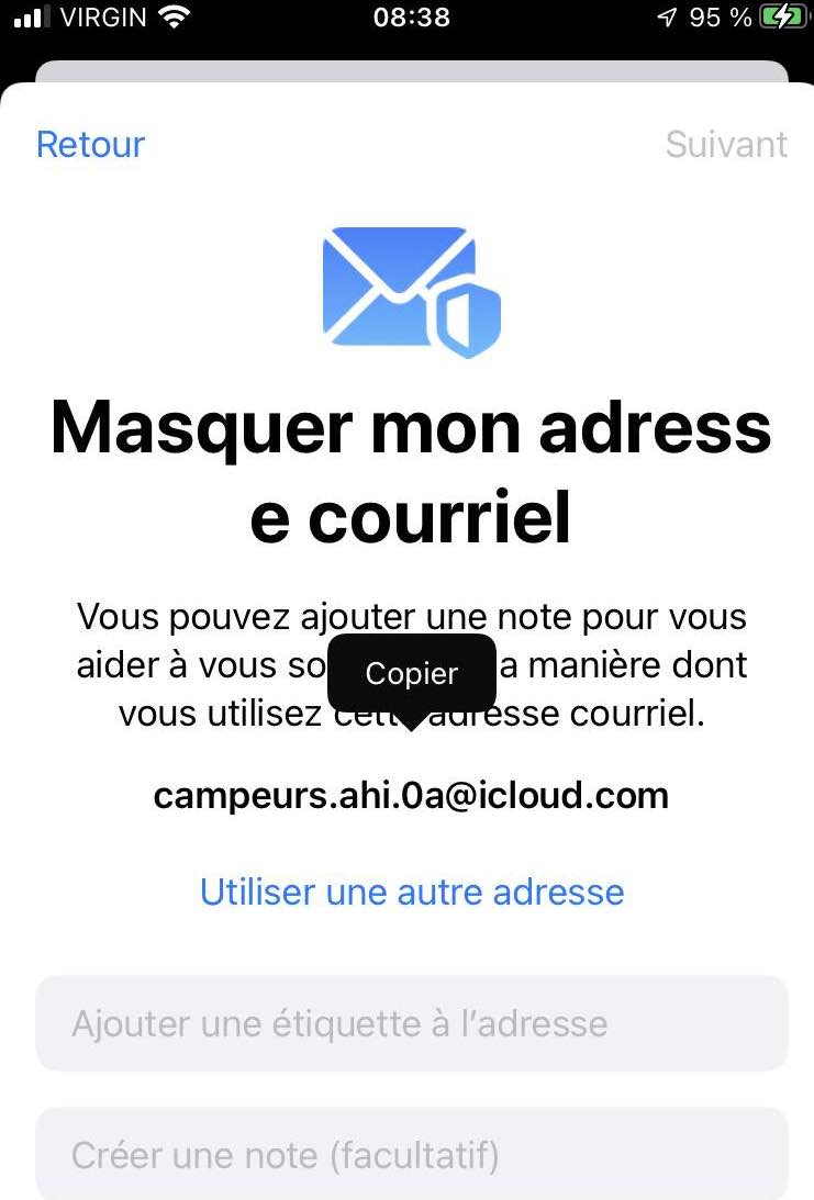 Image montrant comment créer et copier une adresse courriel factice sur l'iPhone